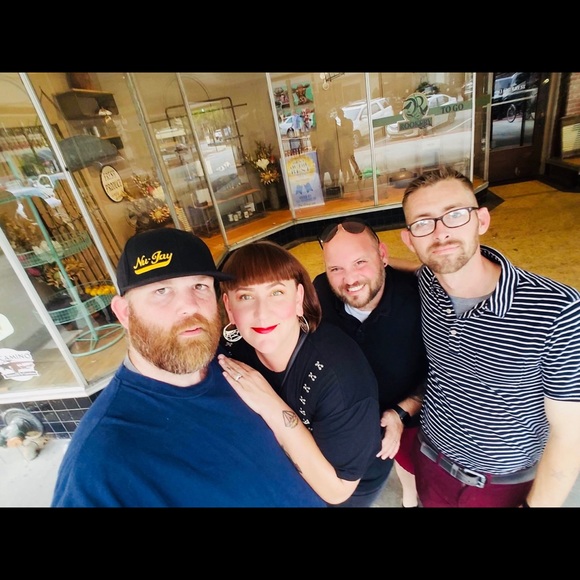 Meet your Posher, Bitsy - Picture 7 of 7